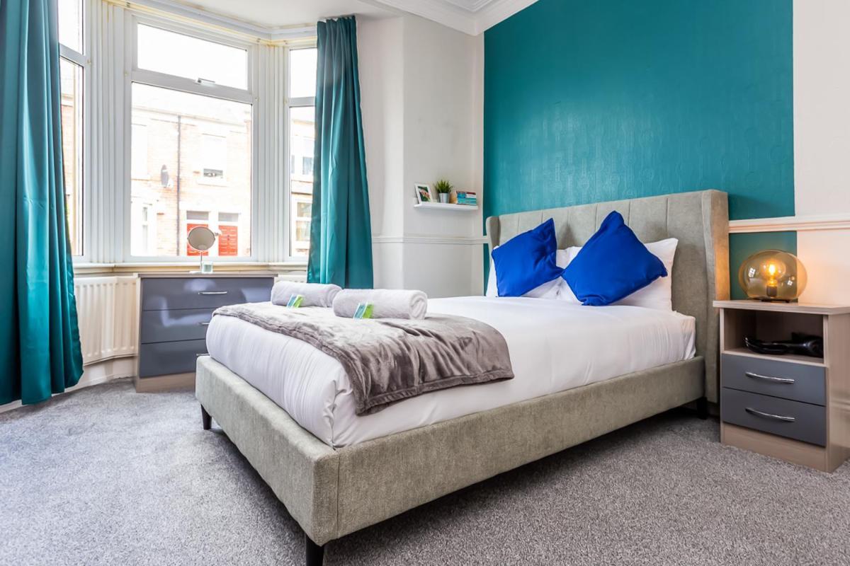 Luke - Saint Aidans Street Apartment *